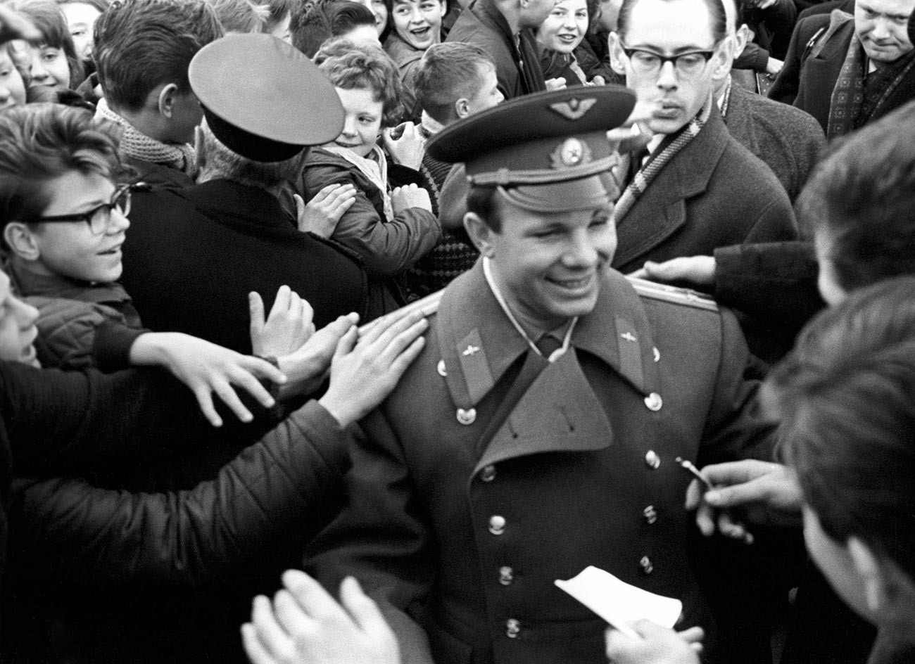 Как Юрия Гагарина встречали после полета (ФОТО)