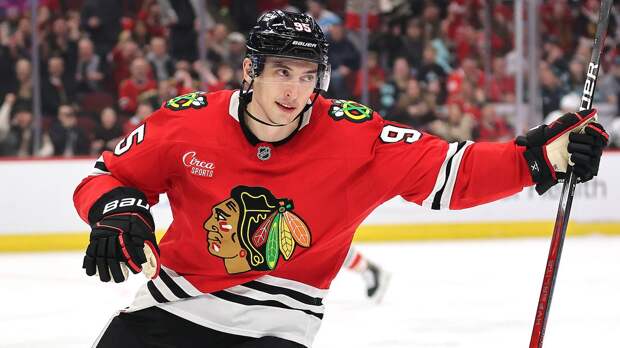 Гол и ассист Михеева помог «Чикаго» обыграть «Каролину», Свечников реализовал буллит