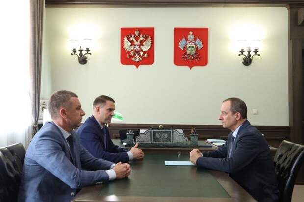 Юрий Бурлачко и Ярослав Нилов обсудили меры соцподдержки многодетных семей на Кубани