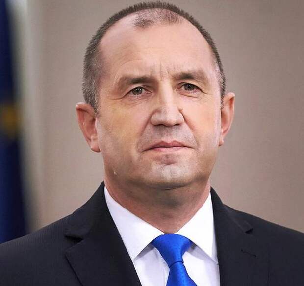 Конституционный суд Болгарии утвердил отставку президента Румена Радова