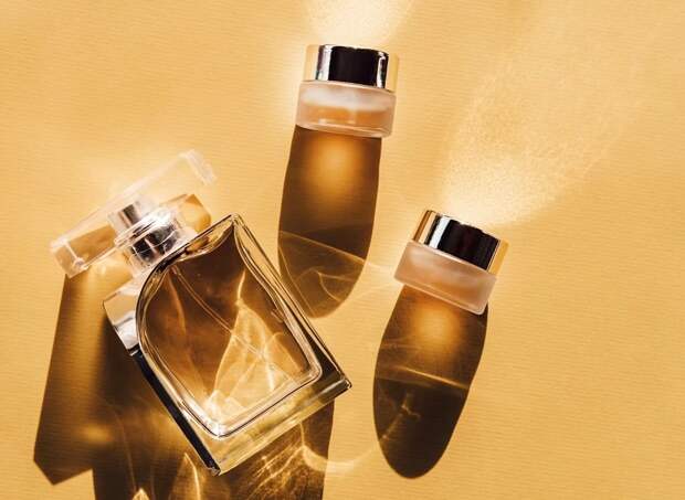 Жительницу Ленобласти оштрафовали на 50 тысяч рублей за поддельные духи Dior