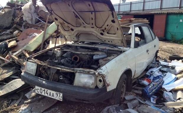 Автомобили, которые нашли во время сноса московских гаражей barn find, авто, автомир, автомобили, гараж, находка, олдтаймер, ретро авто