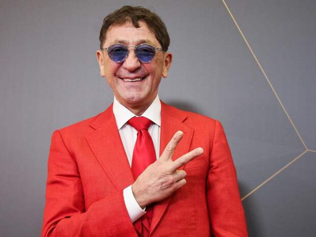 Григорий Лепс поднял гигантскую цену на свои особняки на Новой Риге