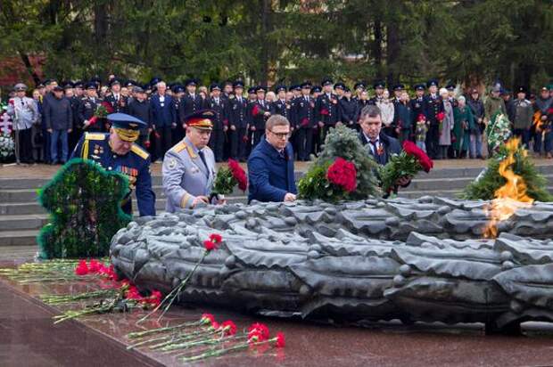Губернатор Челябинской области принял участие в праздновании Дня победы