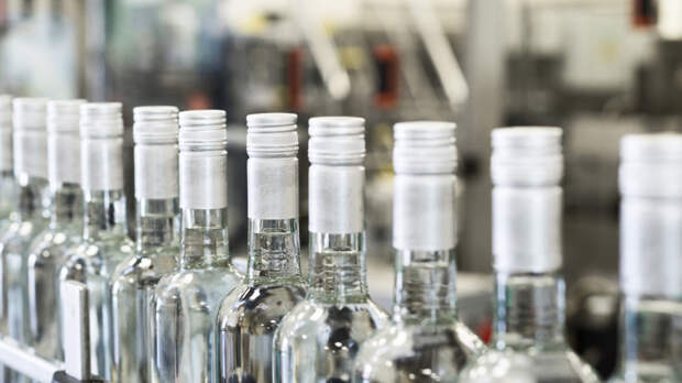 Крупнейший производитель спирта покупает крупнейшего производителя водки