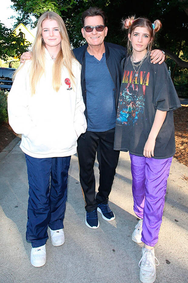 Как выглядят повзрослевшие дочери Дениз Ричардс и Чарли Шина: новые фото.