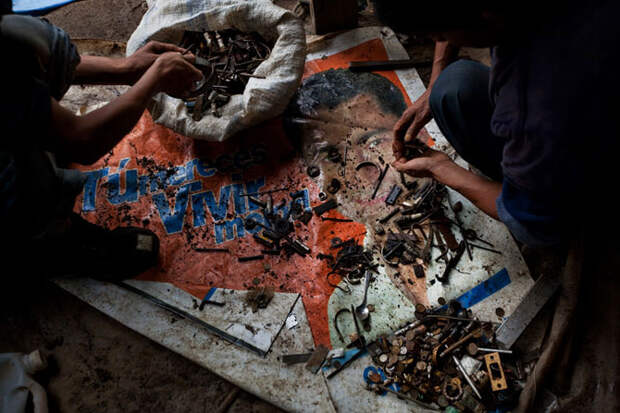 Опасная работа на свалке в Гватемале