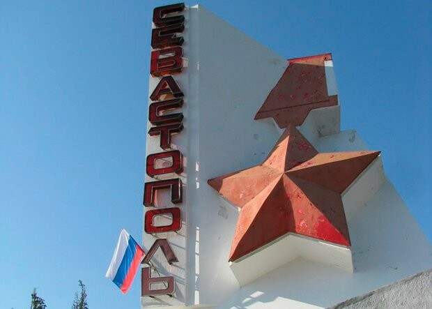 ​Севастопольцы посоветовали министру обороны Украины заняться организацией гей-парадов