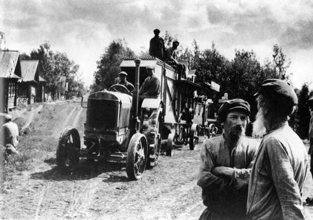 Активные действия по проведению коллективизации, 1929 год.