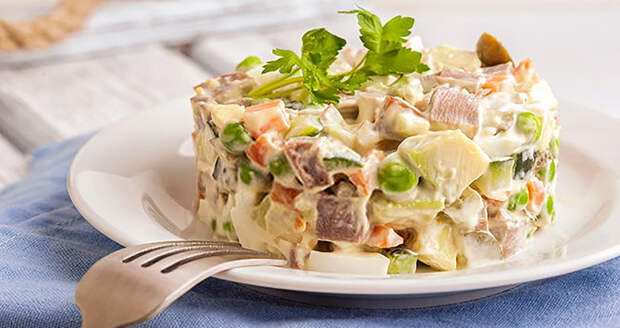 Как пережить новогоднее застолье? Пять главных правил медиков