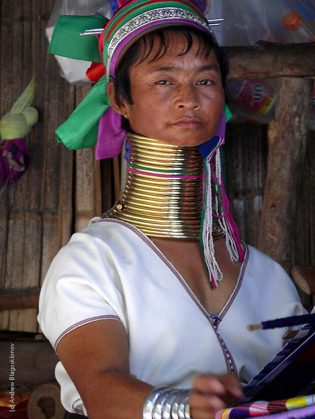 Племена с кольцами на шее у женщин