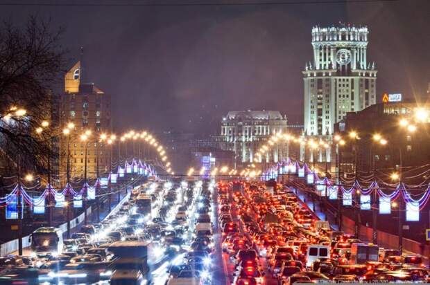 Печально знаменитые московские пробки. | Фото: vistanews.ru. Печально знаменитые московские пробки. | Фото: vistanews.ru.