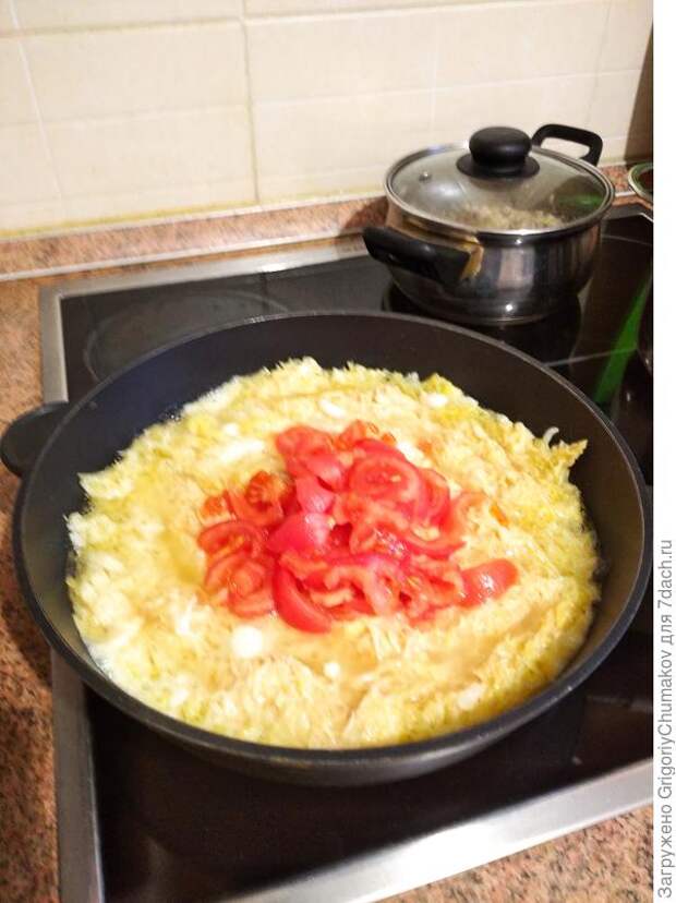 После выкладки в сковороду