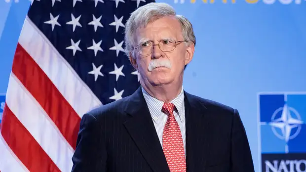 Болтон планирует встретиться с «российским коллегой» в августе