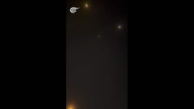 Прилет иранской ракеты по объектам 5-го флота США в Бахрейне https://t.me/webmoney_dn/318658Video: Видео от Донецкая группа новостей|Донецк.ДНР