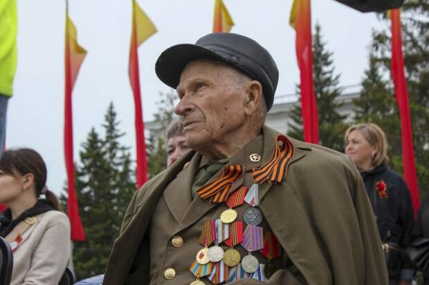 В Госдуме уточнили, кто получит выплаты ко Дню Победы