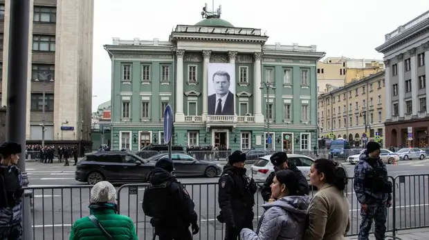 Первый замруководителя фракции ЛДПР Власов поделился воспоминаниями о Жириновском