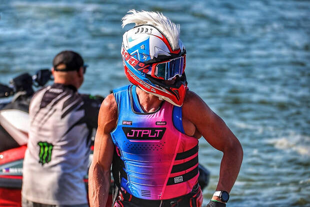 Гонщик из Санкт-Петербурга Анастас Панченко вошёл в мировую элиту аквабайка