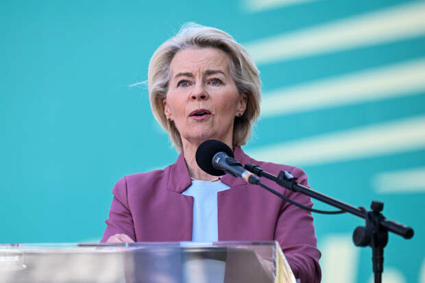 Фон дер Ляйен посоветовали притвориться дохлым тараканом