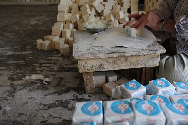 Как делают мыло ручной работы в Палестине