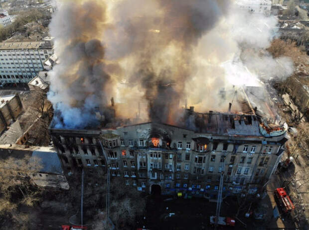 После пожара в Одесском колледже пропали 14 человек