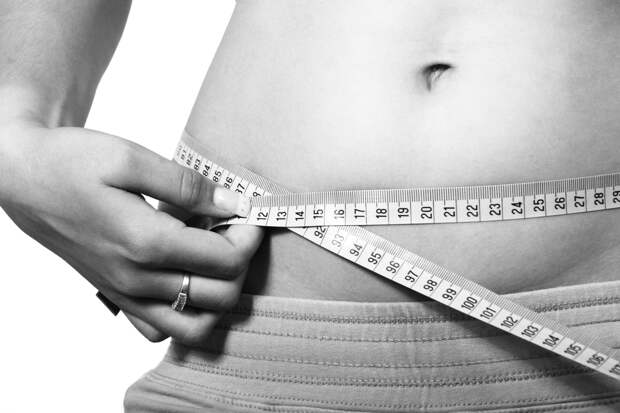 Эндокринолог рассказала, почему во время диеты появляются лишние килограммы