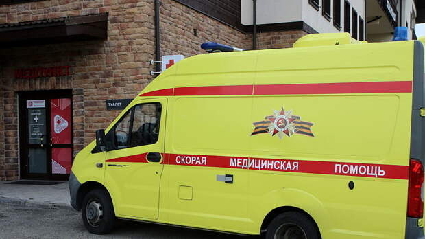 Ребёнок выпал из окна седьмого этажа в Петербурге