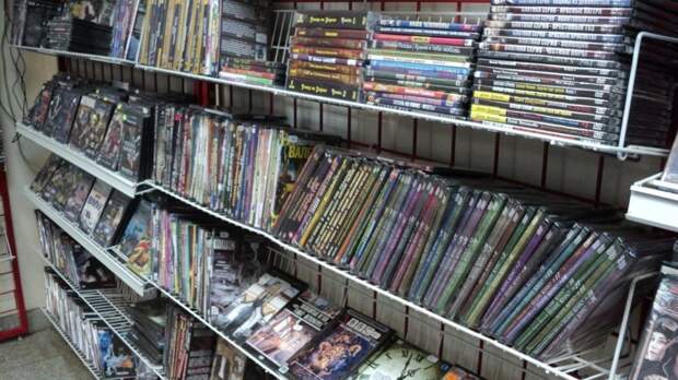 Примерно так выглядел мой магазин dvd, бизнес, взятка, друг, мент, мусор, работа, юмор