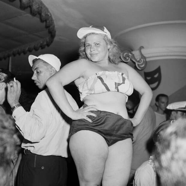 Блог - Карнавал в Рио-де-Жанейро: как это было в далеком 1953 году Карнавал в Рио-де-Жанейро: как это было в далеком 1953 году