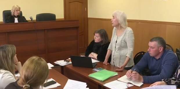 Суд согласился, что установление опеки над осиротевшей девочкой семьёй главы Солецкого округа – правильное решение