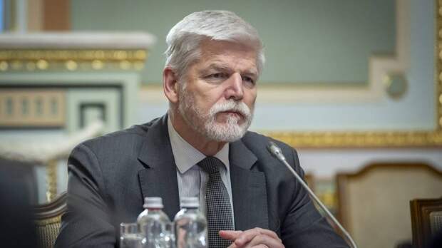 Президент Чехии обратился к НАТО из-за Гренландии