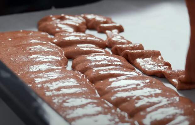 Шоколадный рулет с кокосовой начинкой — как «Баунти», только лучше и свежеиспечённый