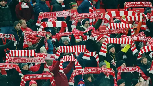 Болельщиков «Спартака» не выпускают со стадиона после матча даже с билетами на поезд