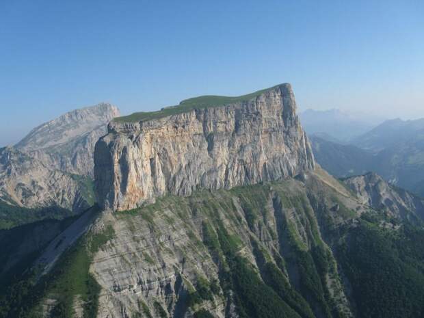Одинокая вершина Mont Aiguille горы, франция, природа,