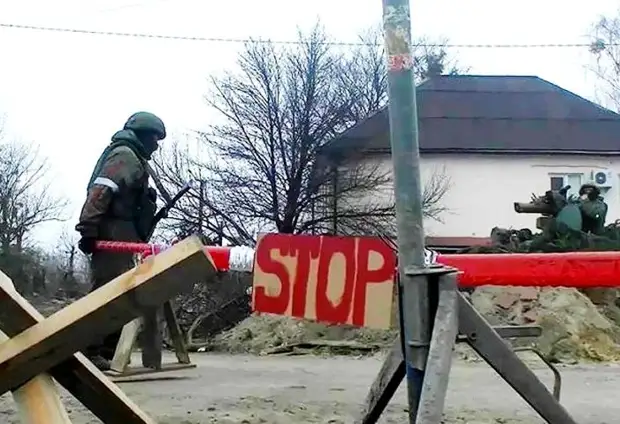 Ради выхода из Мариуполя военные ВСУ переодеваются женщинами