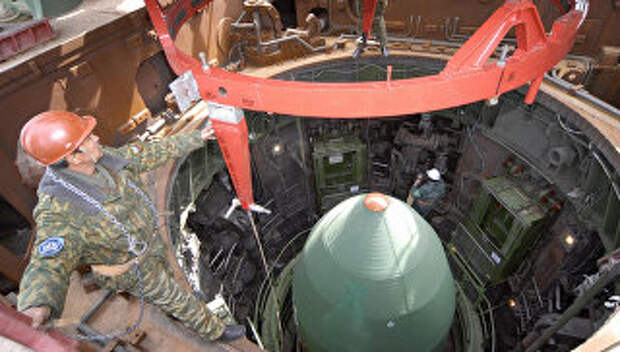 Подготовка к запуску ракеты. Архивное фото Подготовка к запуску ракеты. Архивное фото