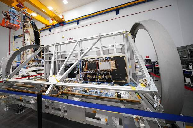 Евросоюз создаст военный спутник для сверхнизкой орбиты