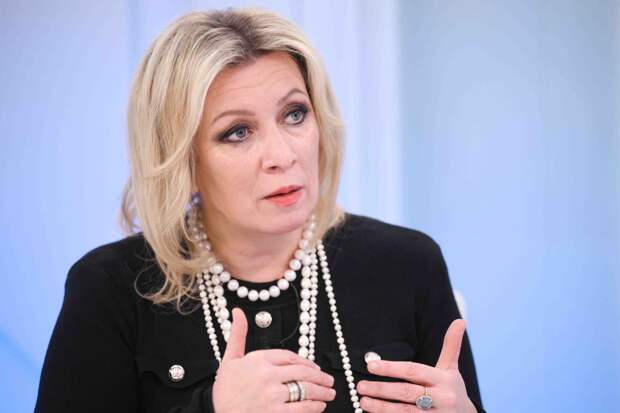 Захарова назвала неучем Зеленского