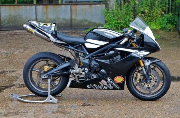 Triumph 675