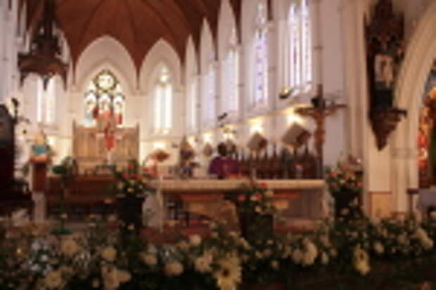 Кликните для увеличения Внутри базилики апостола Фомы.