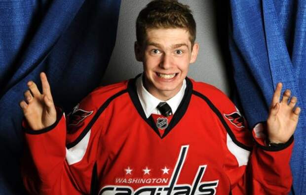 Кузнецов - первая звезда дня в НХЛ