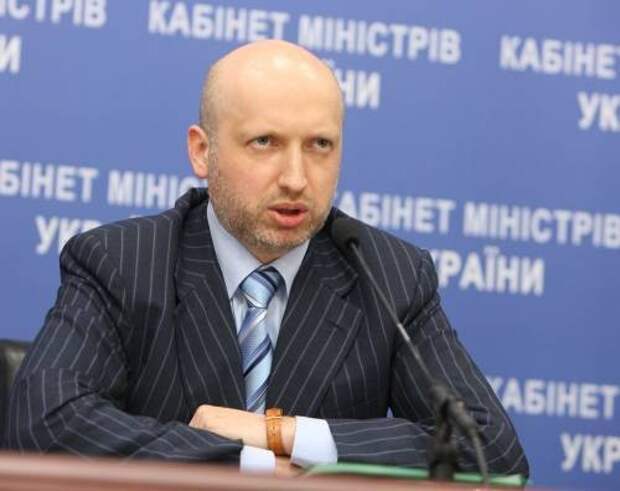Турчинов потребовал лишить лицензии телеканал «Интер» за показ концерта российских звезд Турчинов потребовал лишить лицензии телеканал «Интер» за показ концерта российских звезд