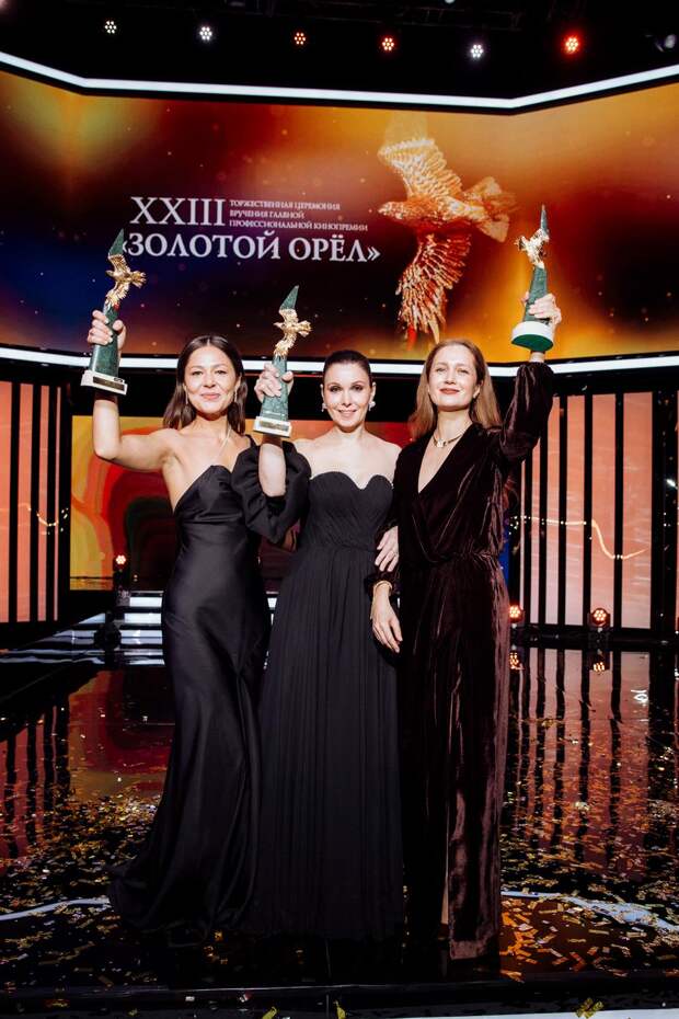 Елена Лядова, Александра Урсуляк и Виктория Исакова