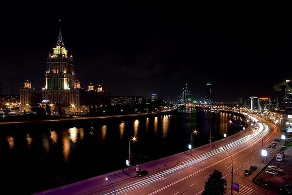 С какой работы вечером. Москва. Ночной город Москва. Красивые места в Москве ночью. Москва 2008 год ночь.