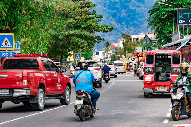 Baza: в Таиланде модель из РФ попала в больницу после ДТП на байке