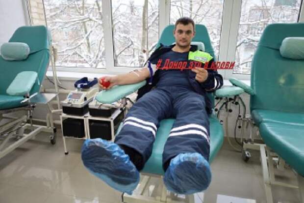 Сотрудники регионального ГИБДД приняли участие в акции по сдаче крови