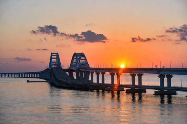 С 29 апреля у Крымского моста изменят схему движения транспорта со стороны Кубани