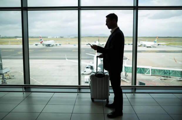 Вылет отложили на 12 часов: в аэропорту Челябинска из-за угрозы БПЛА задержаны 19 рейсов