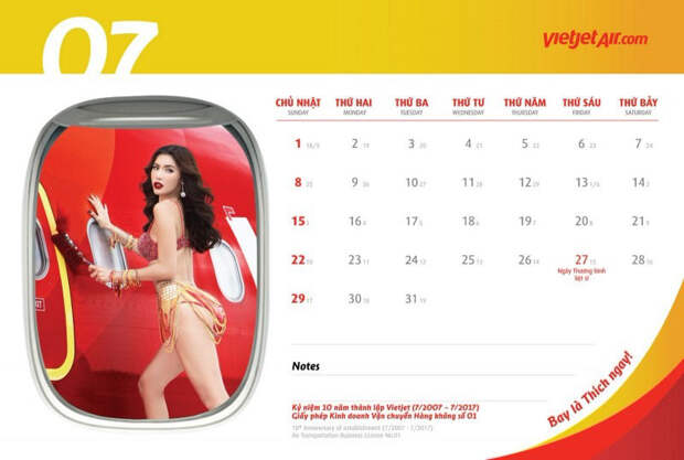 Стюардессы в бикини в календаре авиакомпании VietJet