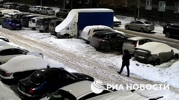 Закладка бомбы под автомобиль офицера Минобороны России попала на видео